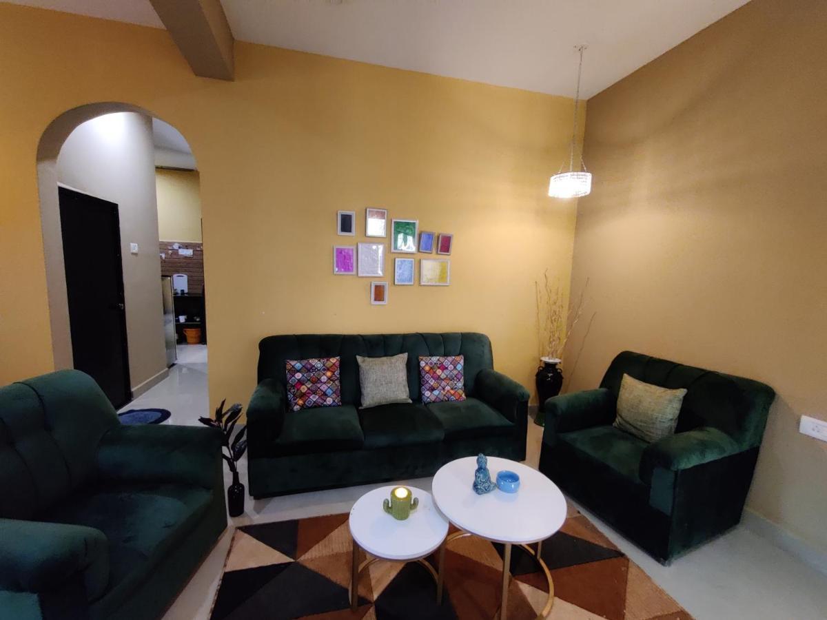 Beachfront 2bhk Candolim- Quirky Stays *