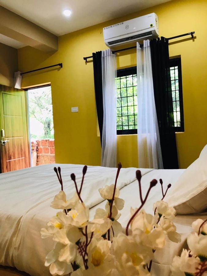 Holiday home Beachfront 2bhk Candolim- Quirky Stays